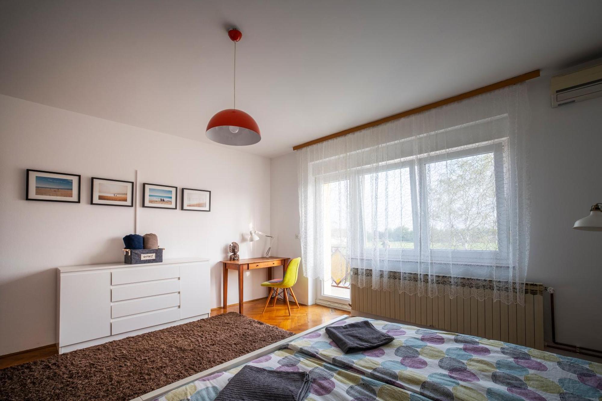 Garden Holiday Home Drenje  エクステリア 写真
