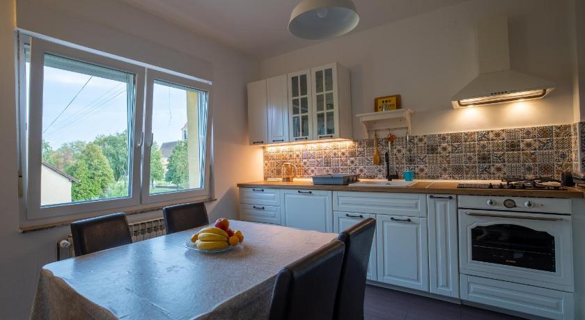 Garden Holiday Home Drenje  エクステリア 写真
